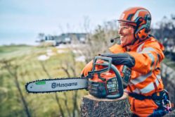 Husqvarna 970646914 T542iXPG 14" Battery-Powered Heated Top Handle Chainsaw (Tool Only)  - HUS 970646914